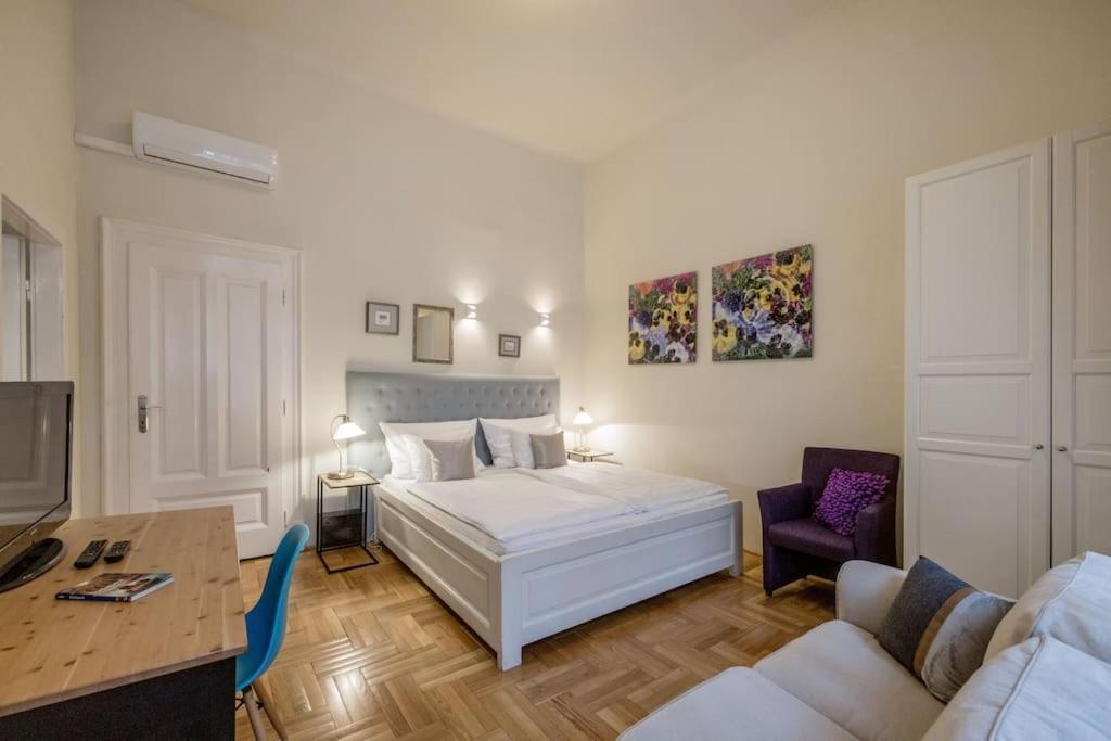 Klarahome Apartman *